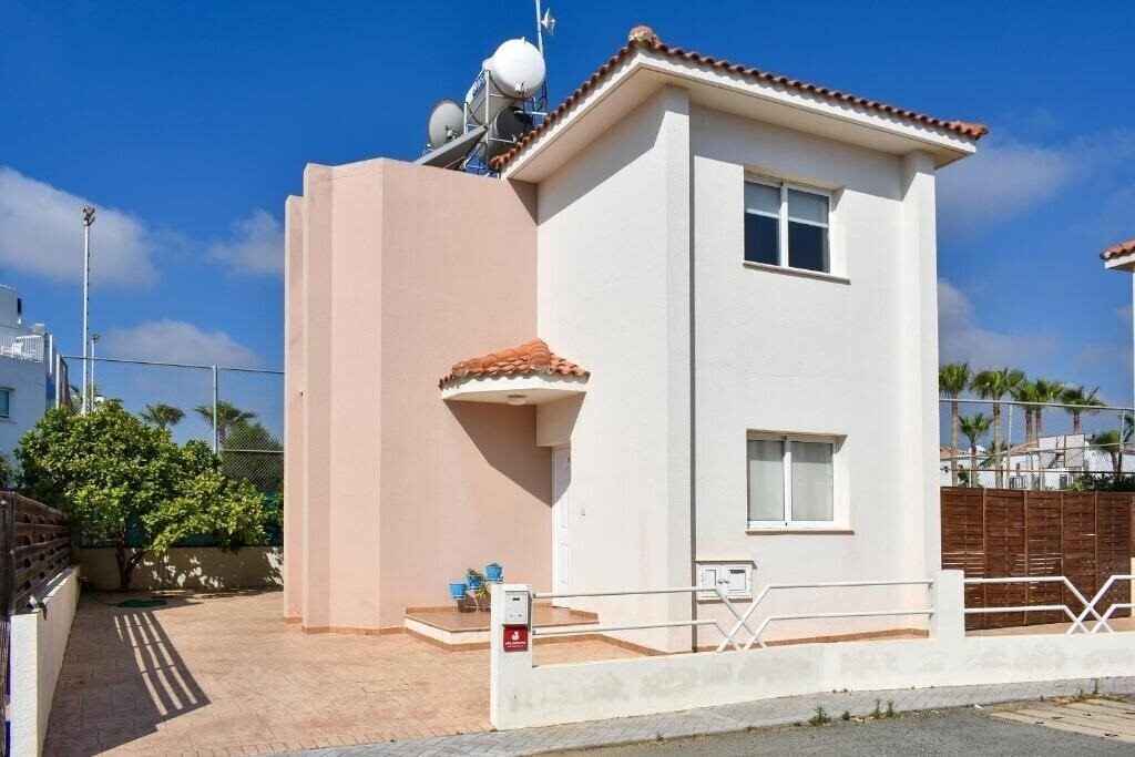 Hotel Villa Ariana 4*