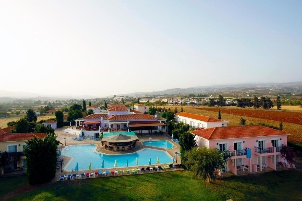 Готель Akamanthea Holiday Village 3*