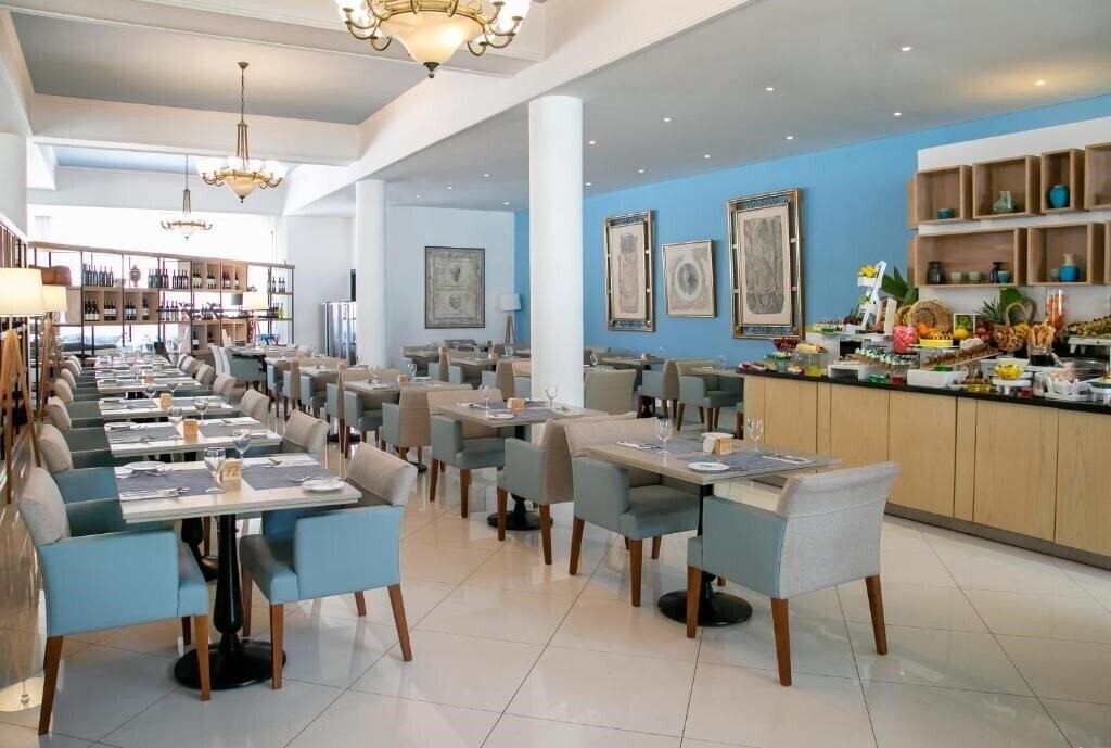 Obraz King Jason Paphos by Louis Hotels 4*