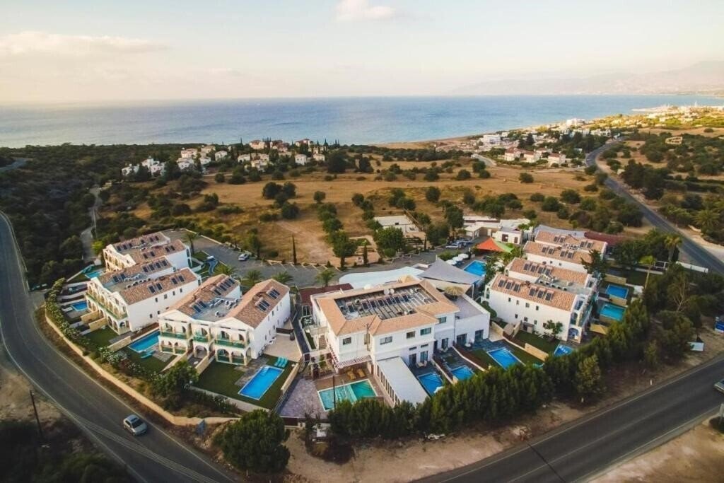 Отель Latchi Escape Hotel & Suites 3*