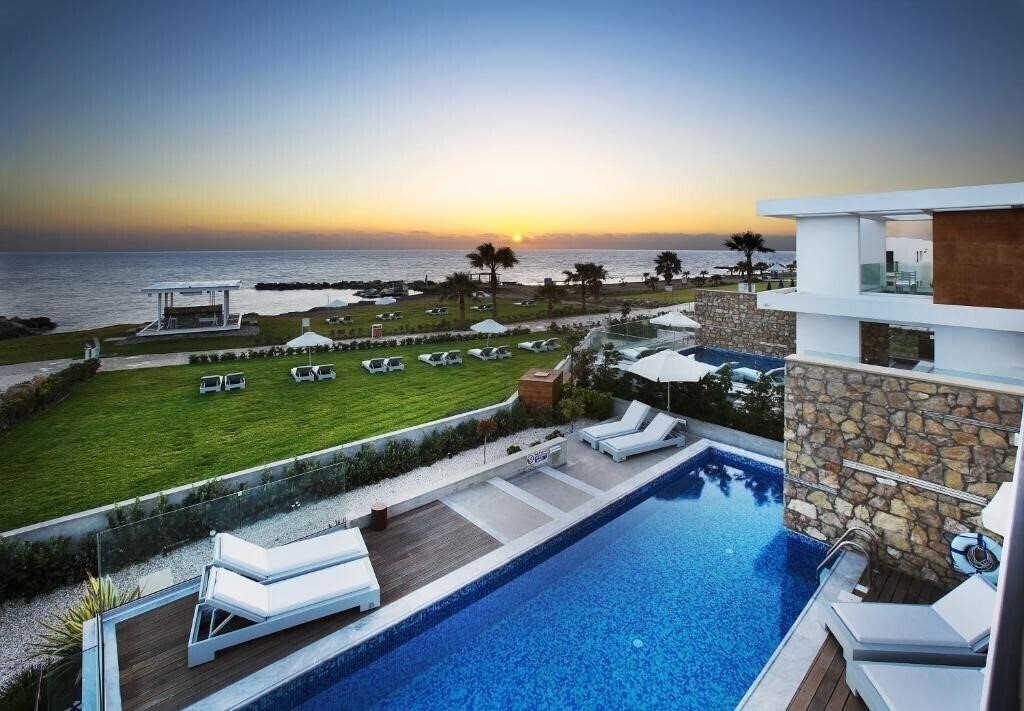 Hotel Paradise Cove Luxurious Beach Villas 4*