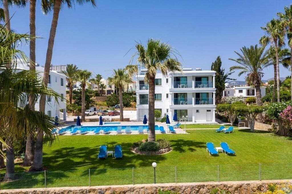 Zdjęcie Rododafni Beach Apartments & Rododafni Holiday Villas 3*