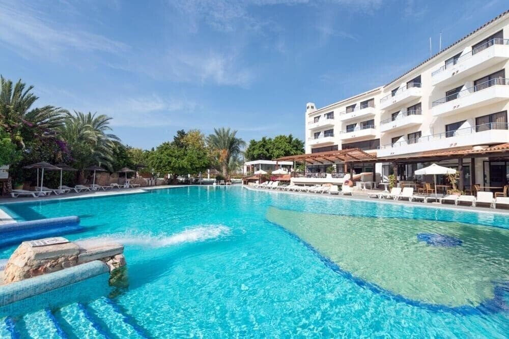 Hotel Paphos Gardens Apartments 4*