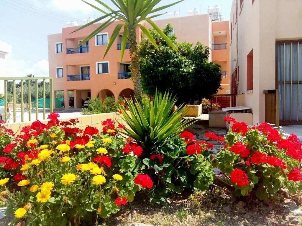 Готель Georgia Apartments 3*