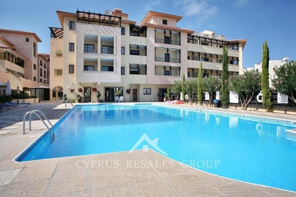 Готель Queens Gardens Suite by The Sea, Pool & Mall 2*