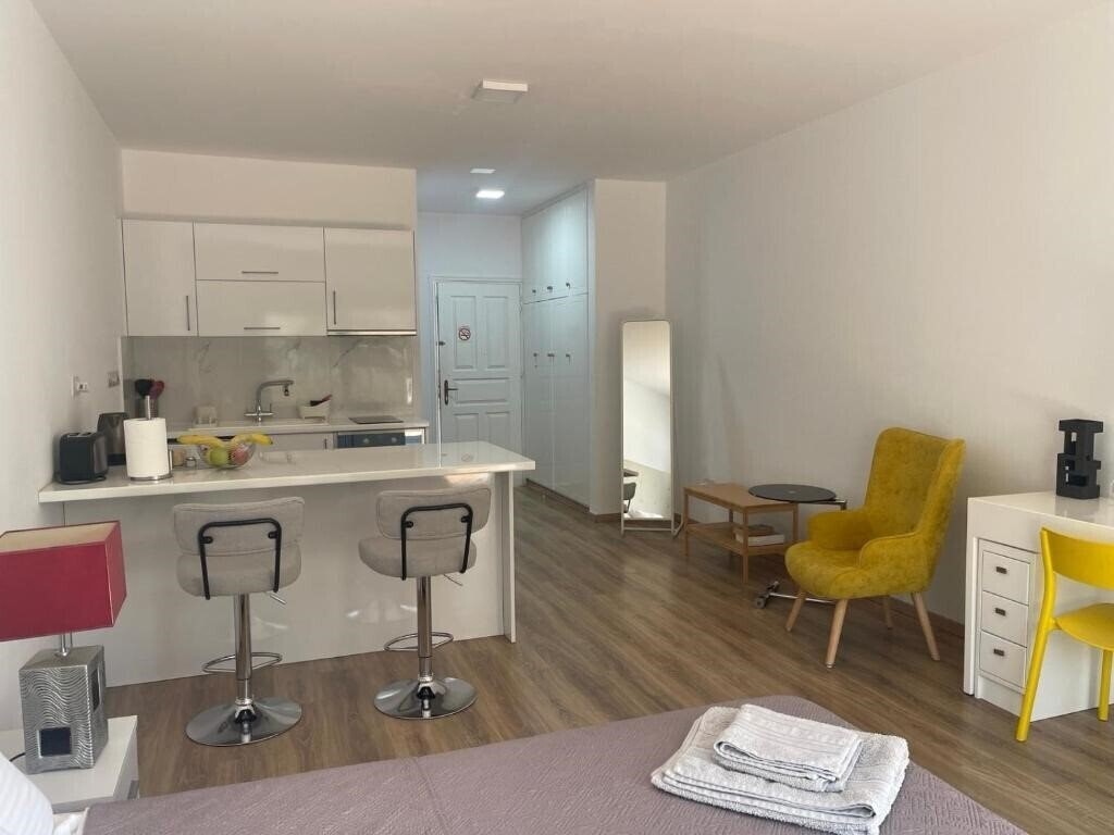 Картинка Ground Floor Studio 2*