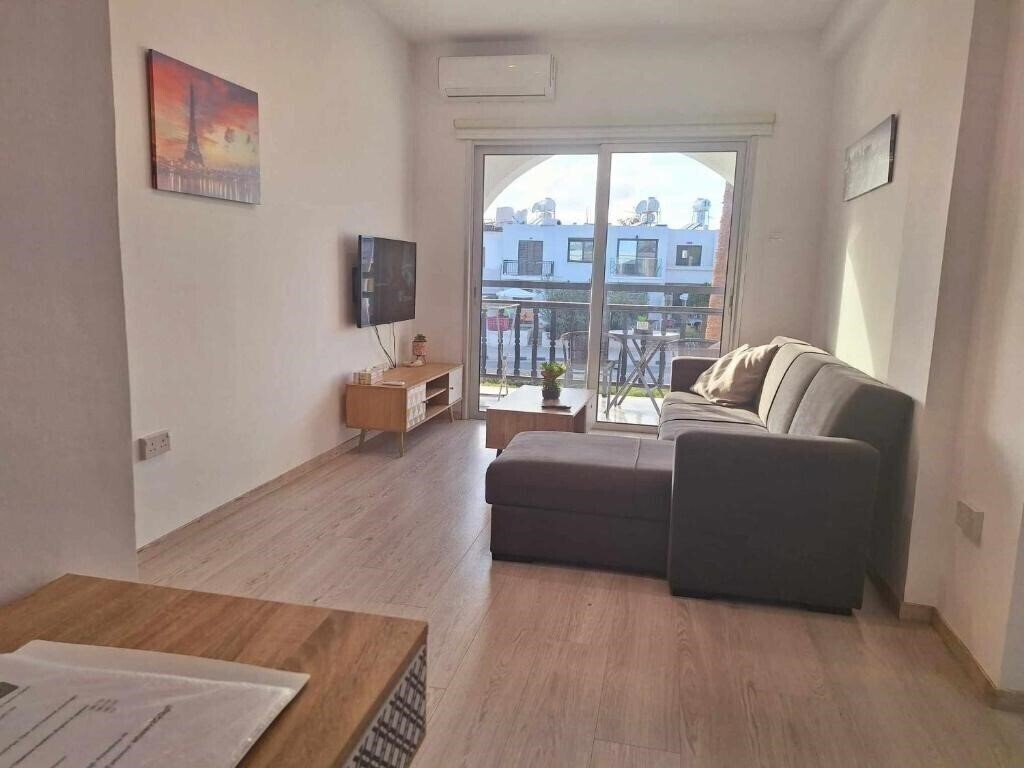 Zdjęcie Charming Holiday Retreat Kato Paphos Apt 400m To The Beach 3*