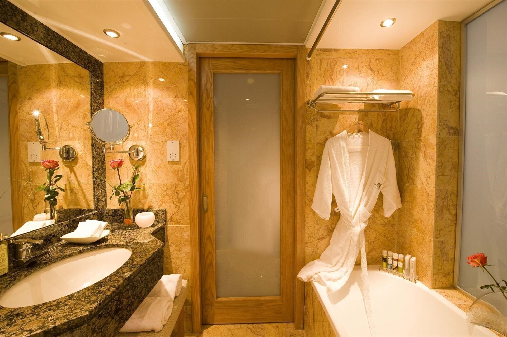 Zdjęcie Constantinou Bros Pioneer Beach Hotel 4*