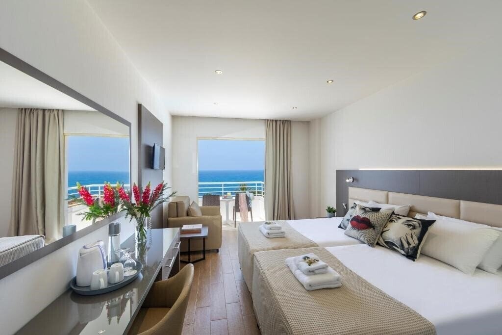 Zdjęcie Queens Bay 3*