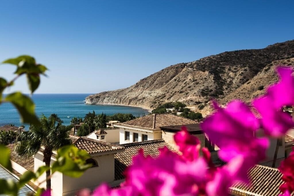 Hotel Columbia Beach Hotel 4*