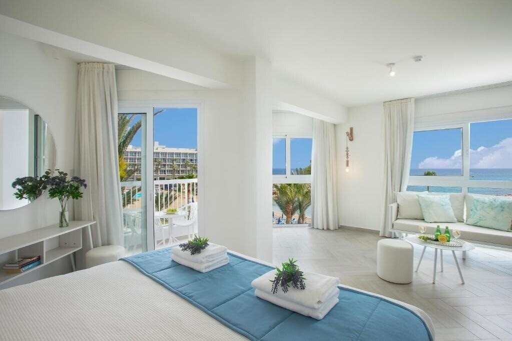 Фото Domniki Hotel Apartments апартаменты