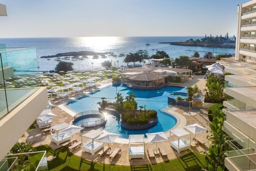 Hotel Capo Bay Beach Hotel 4*