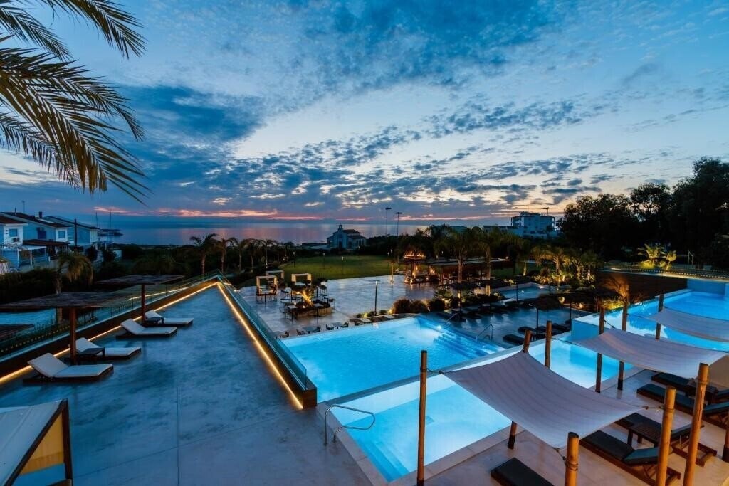Hotel Cavo Zoe Seaside (ex. Iris Splash Beach) 4*