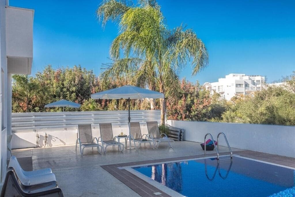 Zdjęcie Flouressia Gardens & Villas 2*