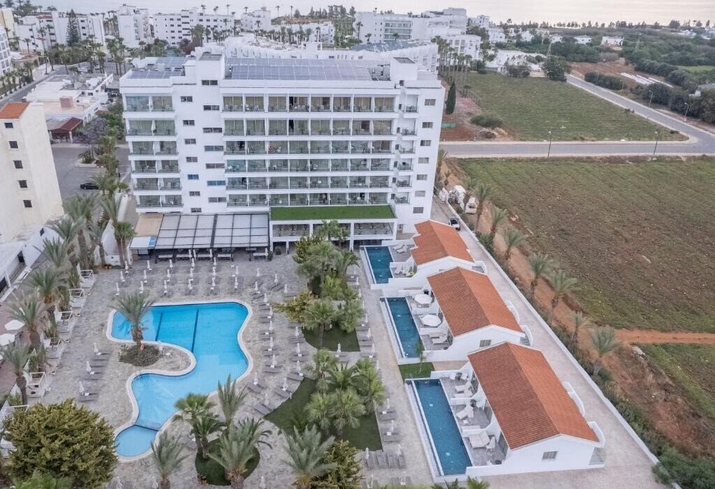 Zdjęcie Bohemian Gardens Hotel 4*