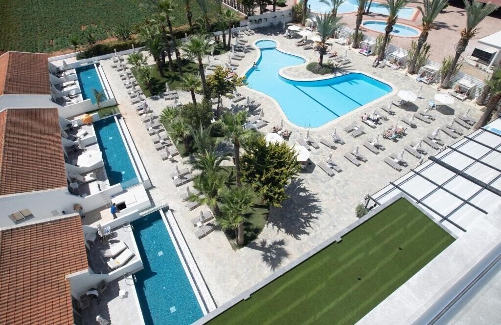 Obraz Bohemian Gardens Hotel 4*