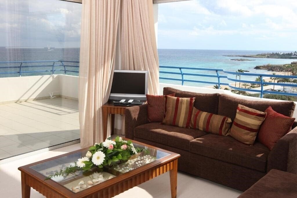 Zdjęcie Vrissiana Beach 4*