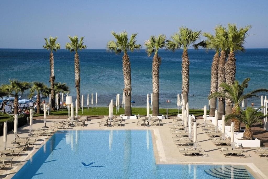 Hotel Vrissiana Beach 4*