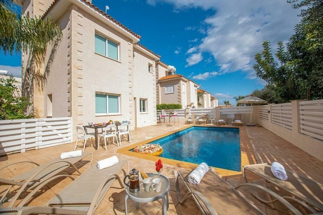 Отель Protaras Villa Capri 3*
