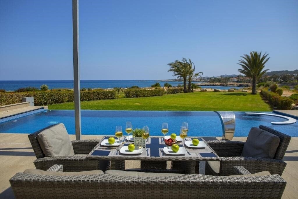 Готель Villa Infinity Protaras 4*