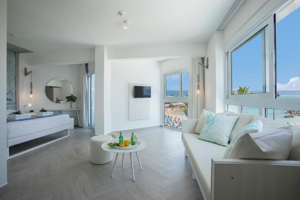 Zdjęcie Infinity Blu Designed For Adults 4*