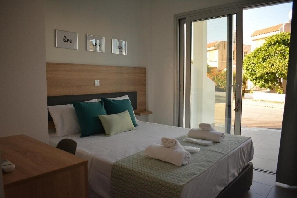 Фотографія Green Bay Suites 3*