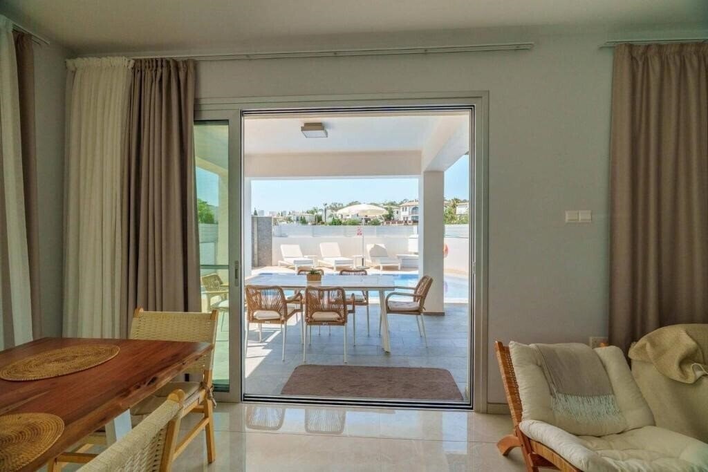 Картинка Geo Panoramic Villa Konnos - Pool, Game Room, Gym 2*