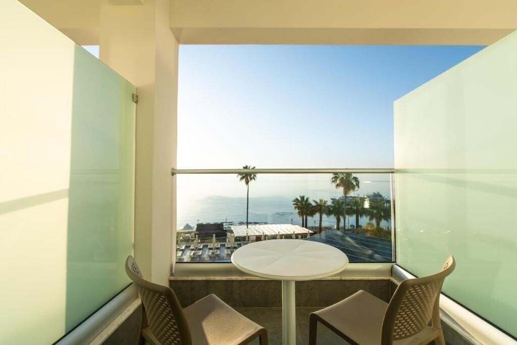 Zdjęcie Evalena Beach Hotel 3*