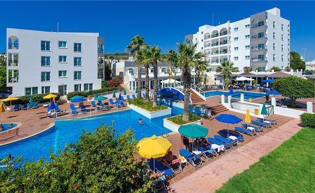 Zdjęcia Paramount Apts 3*