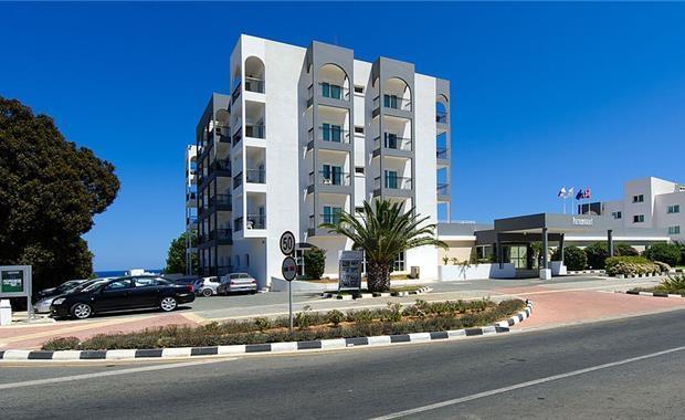 Obraz Paramount Apts 3*