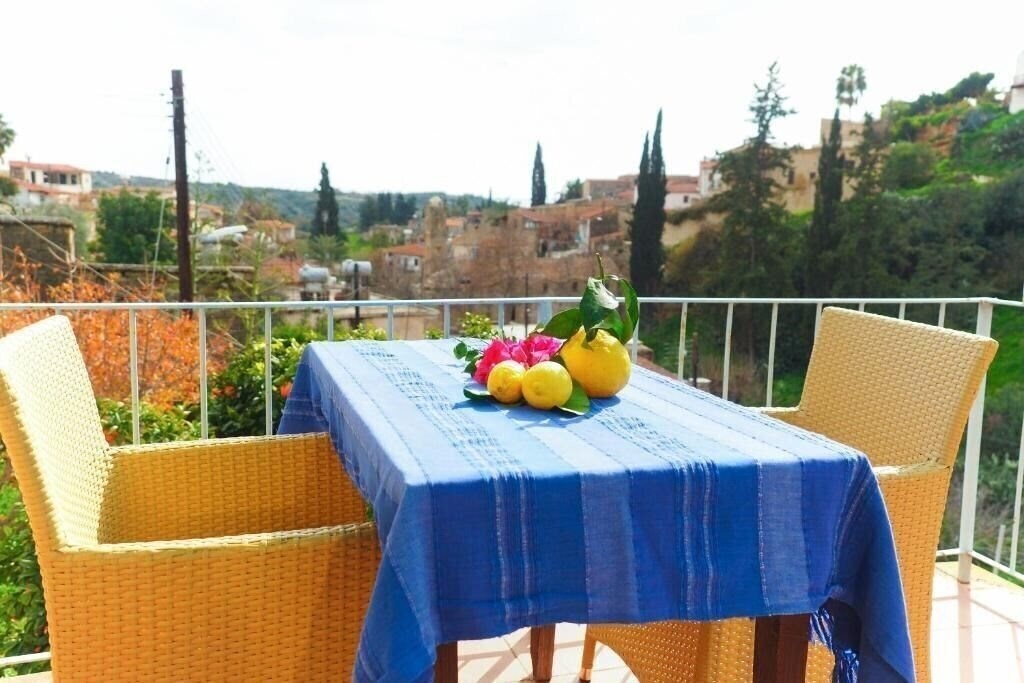 Obraz Vasilikos Traditional 2br Apartments 3*