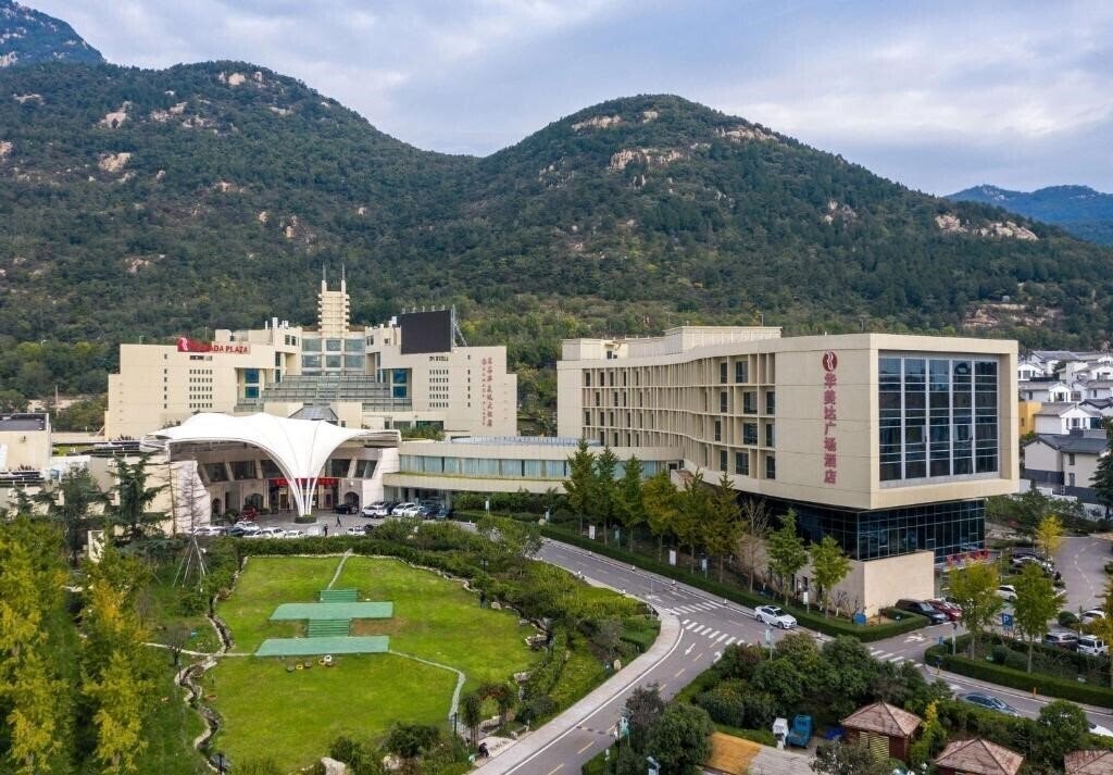 Отель Ramada Plaza Taian 5*