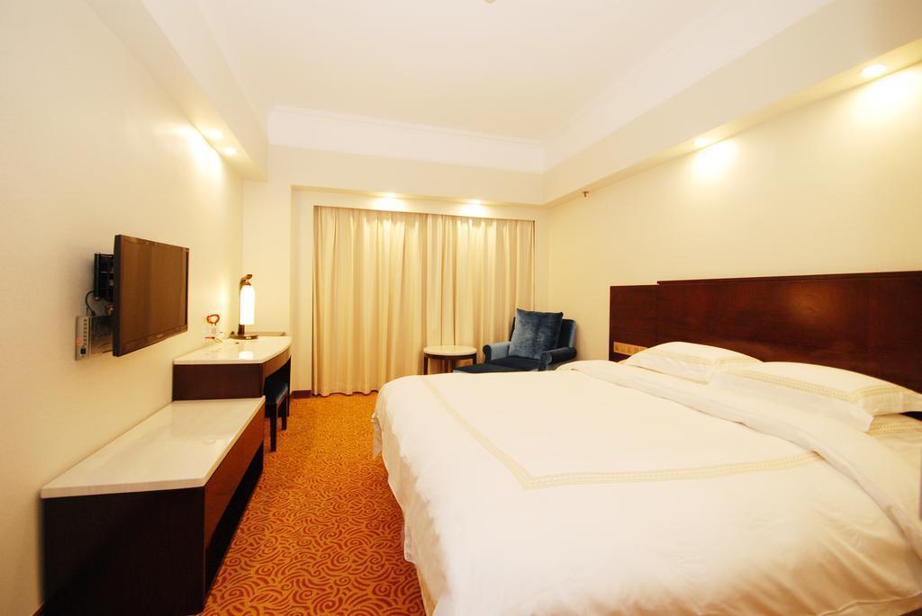 Фото Overseas Chinese Friendship 3*