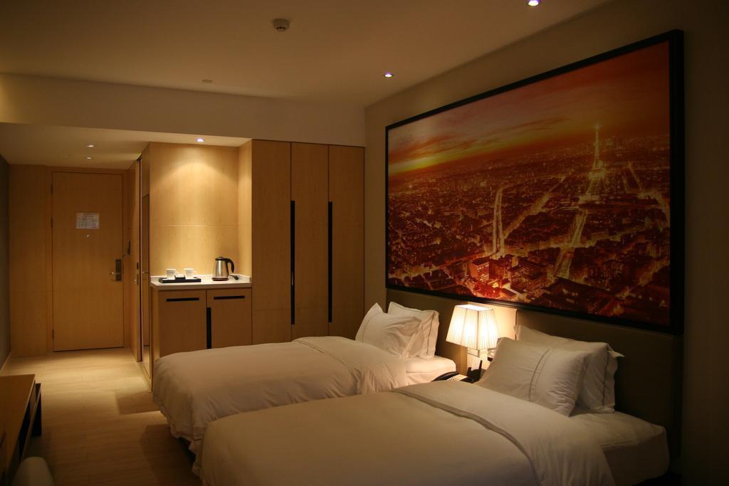 Фотографія J Hotel (ex. Azure Resort) 4*