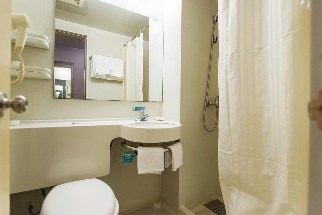 Фотография Jinjiang Inn Beijing Houhai 2*