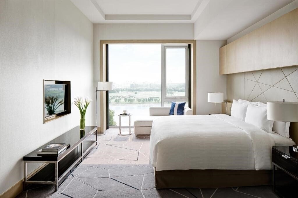 Фото Cordis Beijing Capital Airport (ex. Langham Place) 5*