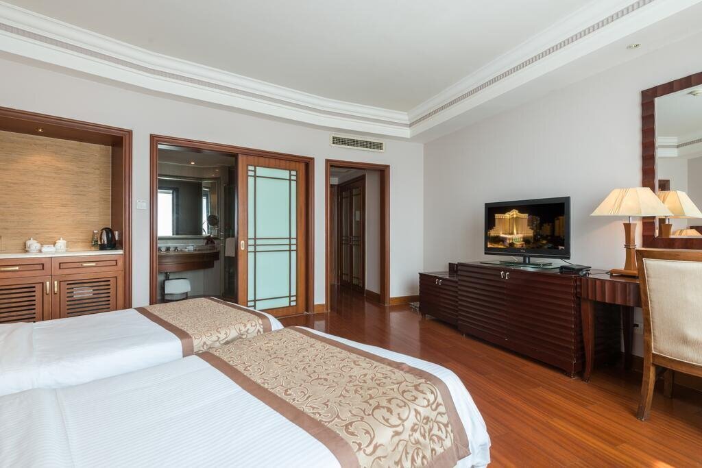 Фотография Baohong Hotel Sanya 4*