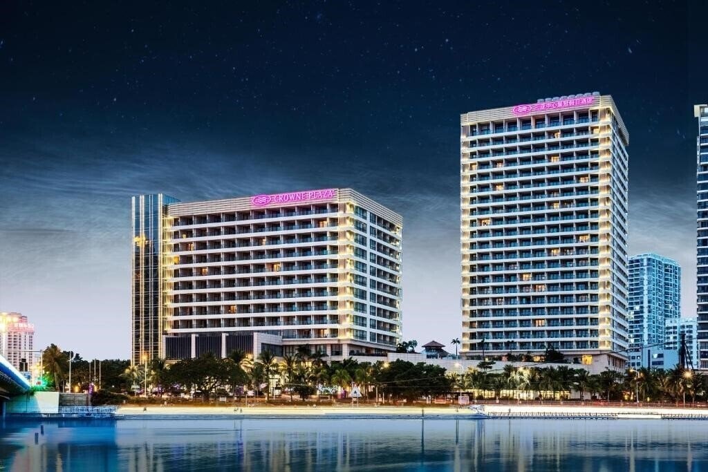 Hotel Crowne Plaza Sanya City Center 5*