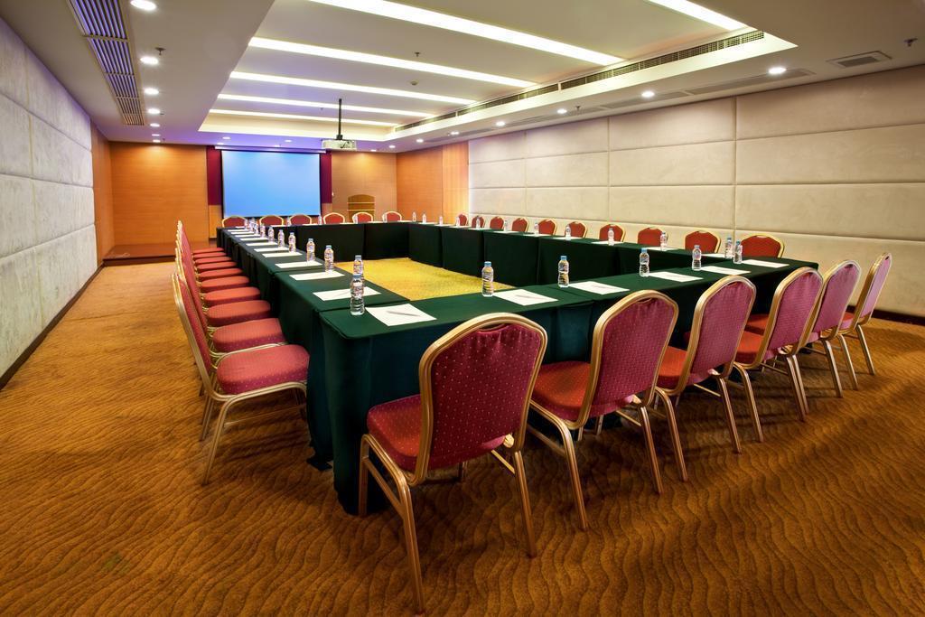 Картинка Golden River View Hotel 4*