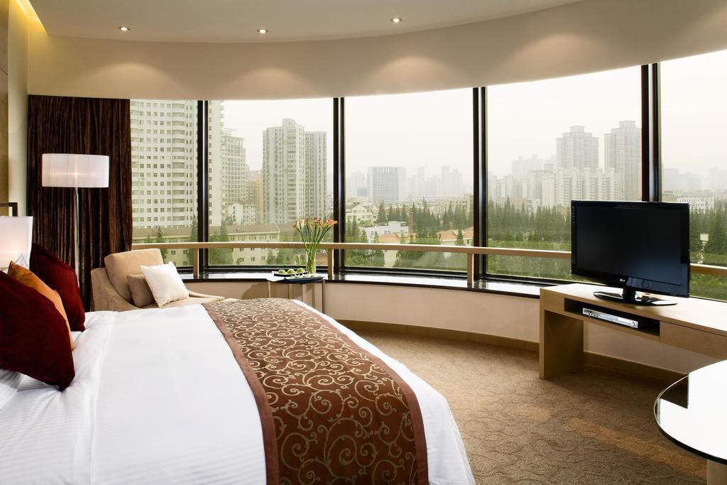 Hotel Crowne Plaza Shanghai 4*