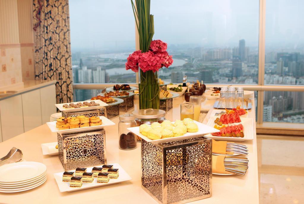 Фотография Pullman Shanghai Skyway 5*