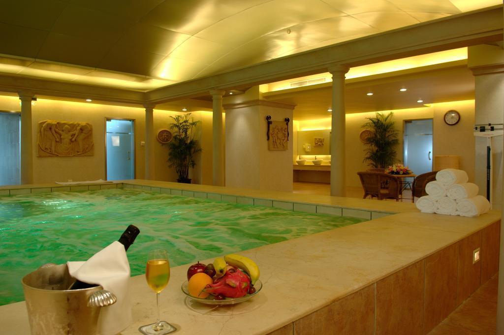 Картинка Regal Shanghai East Asia 5*