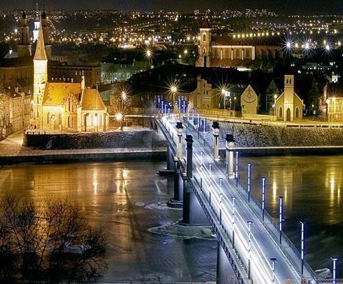 Отель Metropolis 3*