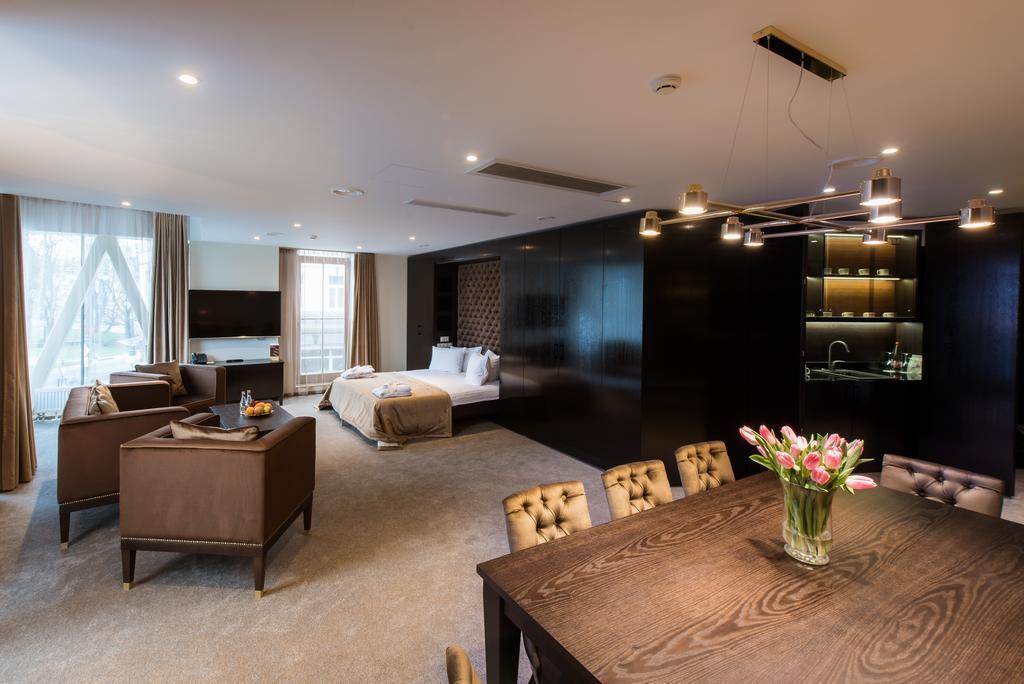 Zdjęcia Amberton 4*