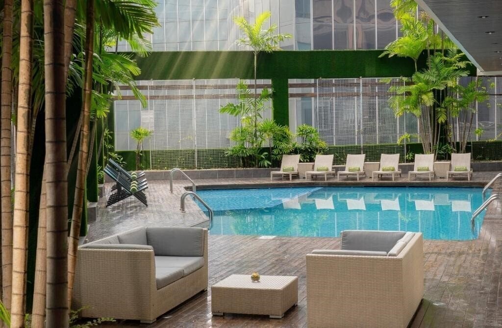 Готель Melia Kuala Lumpur 4*