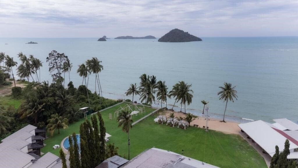 Hotel Langkah Syabas Beach Resort 3*