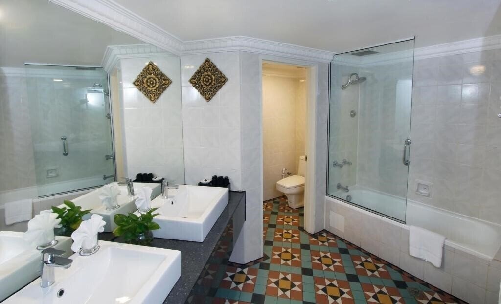 Фотографія Holiday Villa Beach Resort & SPA 4*