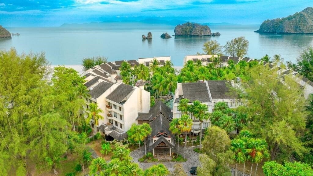 Отель Tanjung Rhu Resort 5*