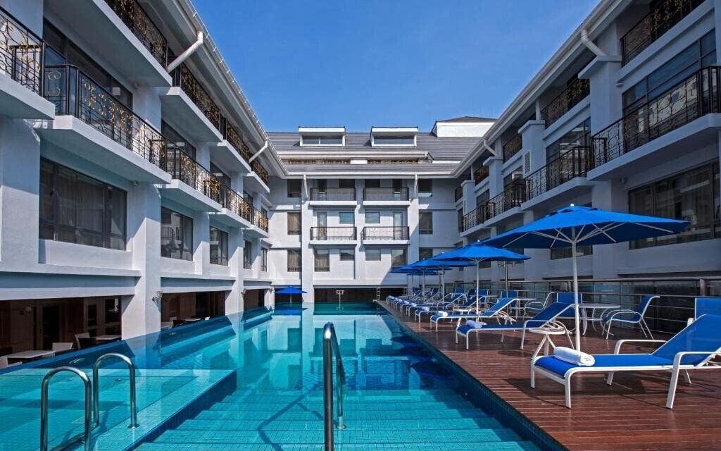 Отель The Royale Bintang Penang 4*