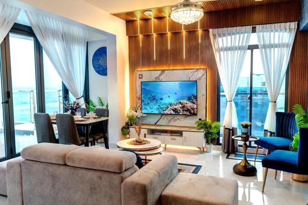 Hotel Aina Residency 4*